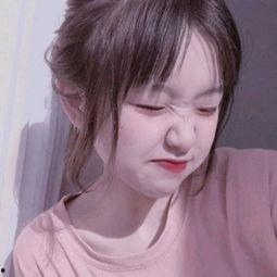 抖音上吃瓜女网红,揭秘网红圈幕后故事，带你领略网络红人的真实生活！”